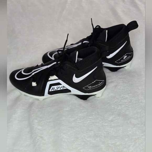 Men's Nike Black and White Alpha Menace Pro 3 Football Cleats - Picture 1 of 9